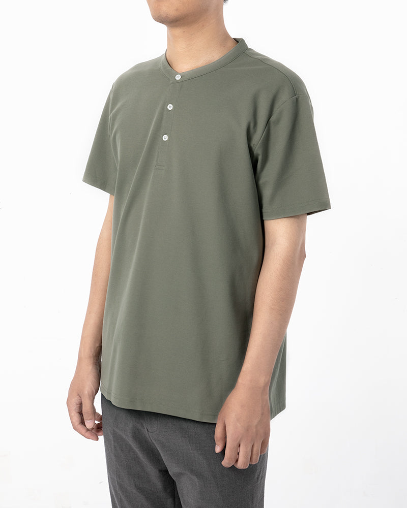 Men's Short Sleeve Henley T-Shirt in Olive Green