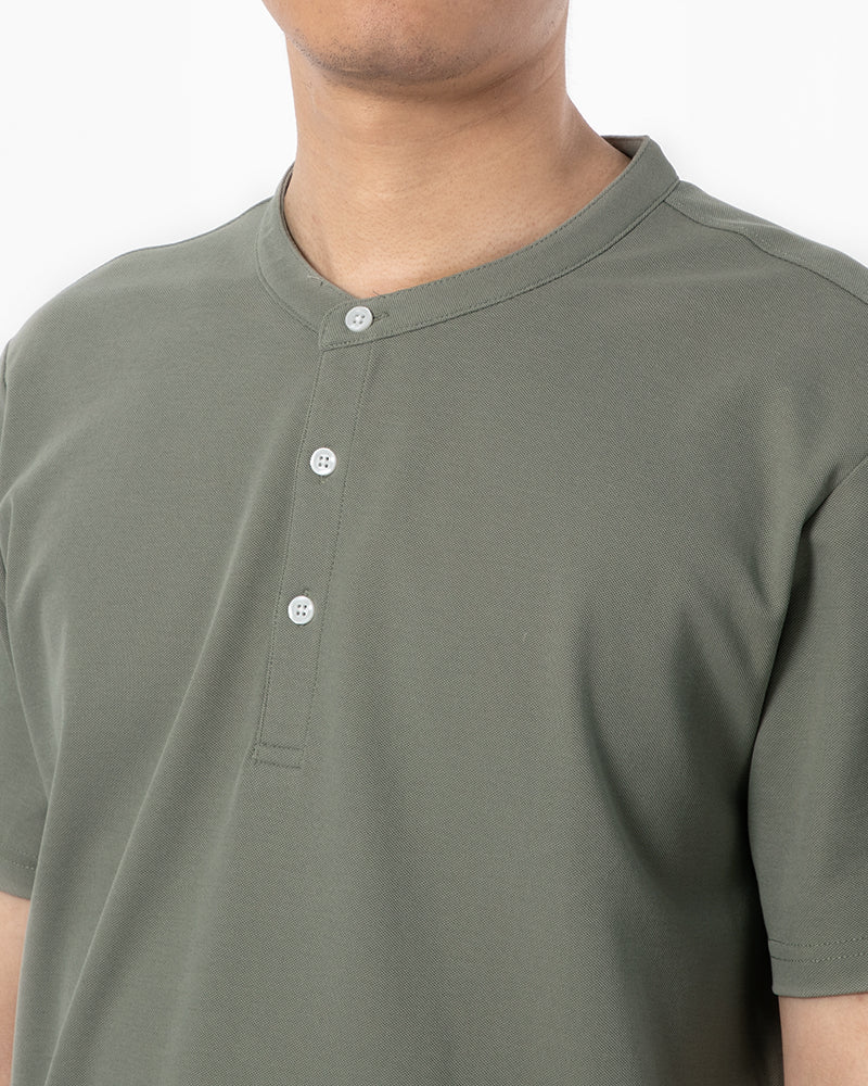 Men's Short Sleeve Henley T-Shirt in Olive Green